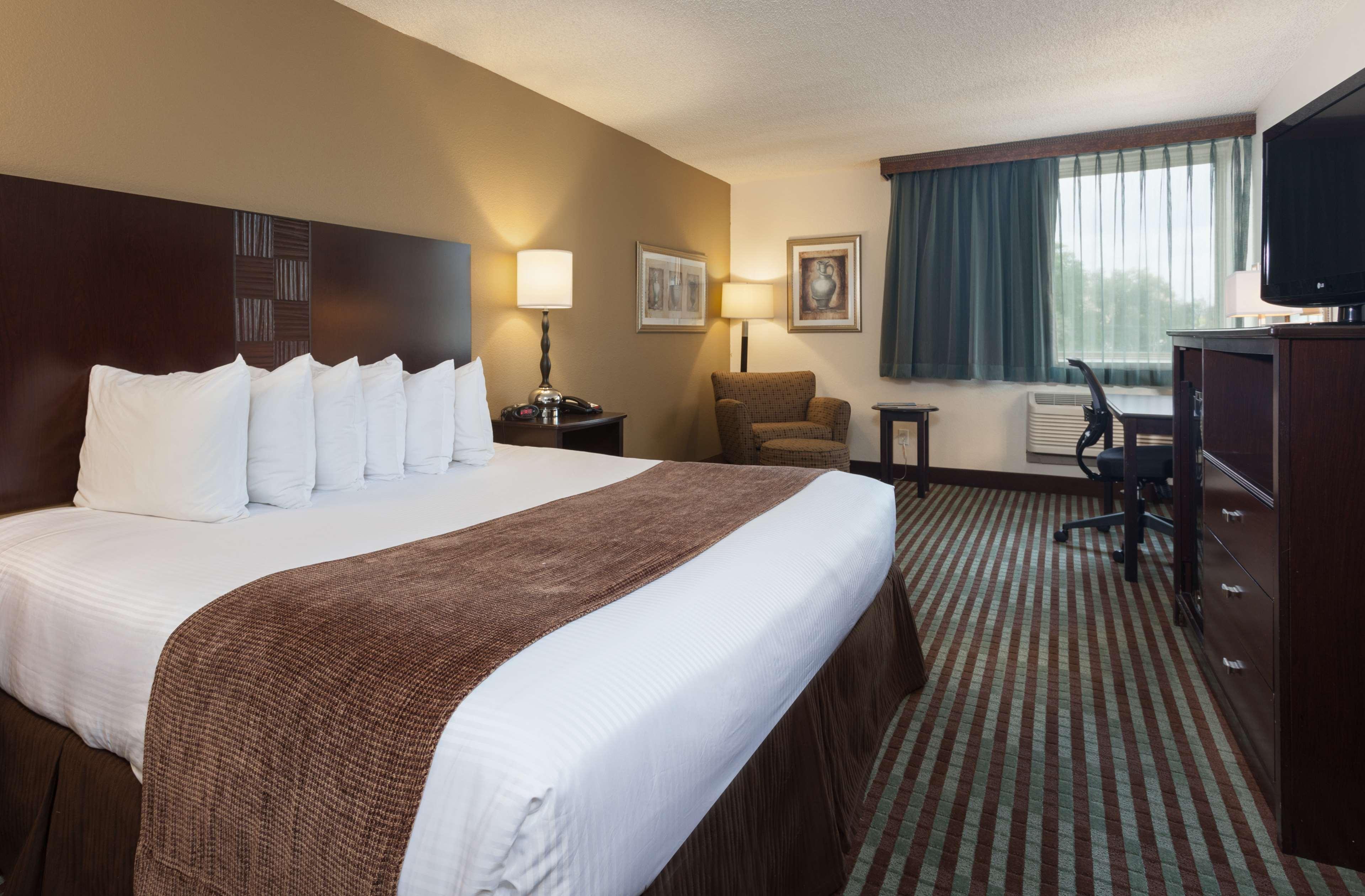 Seville Plaza Hotel, Trademark Collection By Wyndham Hotel 3*