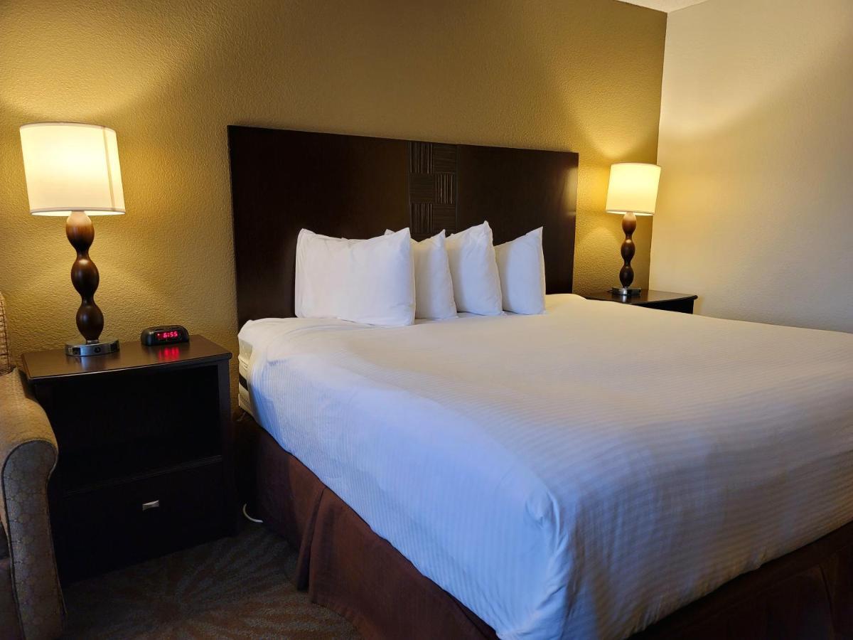 Seville Plaza Hotel, Trademark Collection By Wyndham Hotel 3*
