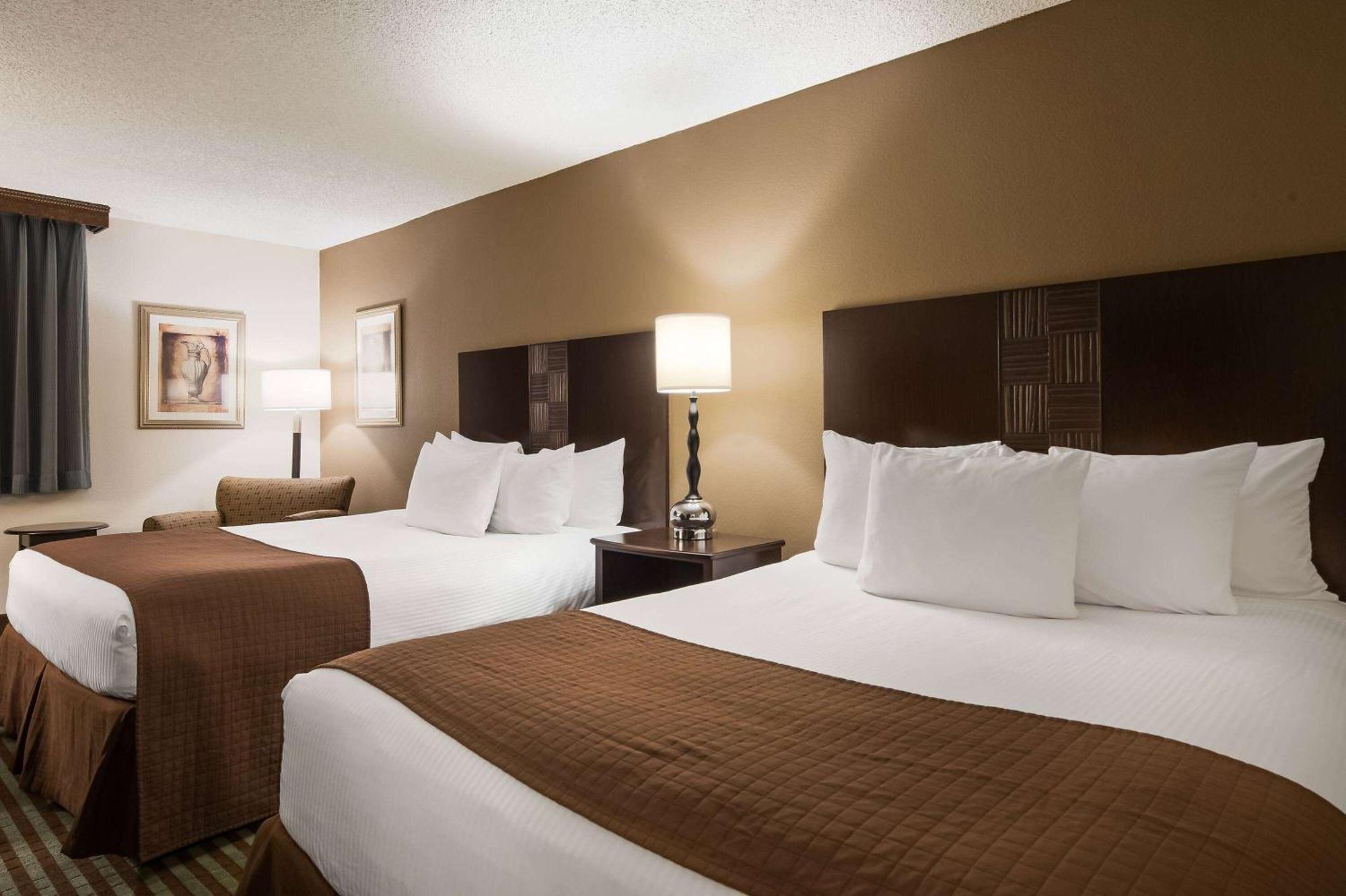 Seville Plaza Hotel, Trademark Collection By Wyndham Kansas City