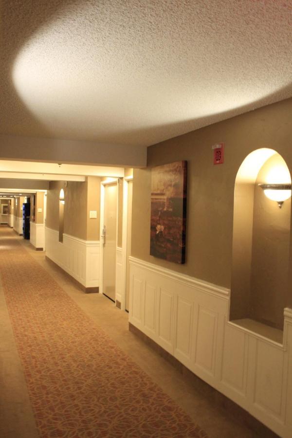 Hotel Seville Plaza Hotel, Trademark Collection By Wyndham Kansas City