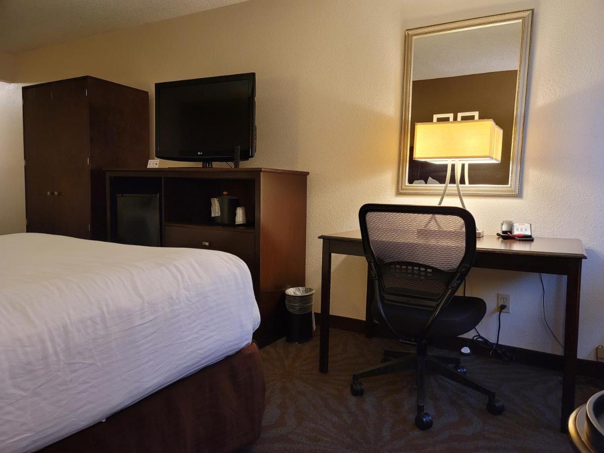 Seville Plaza Hotel, Trademark Collection By Wyndham 3*