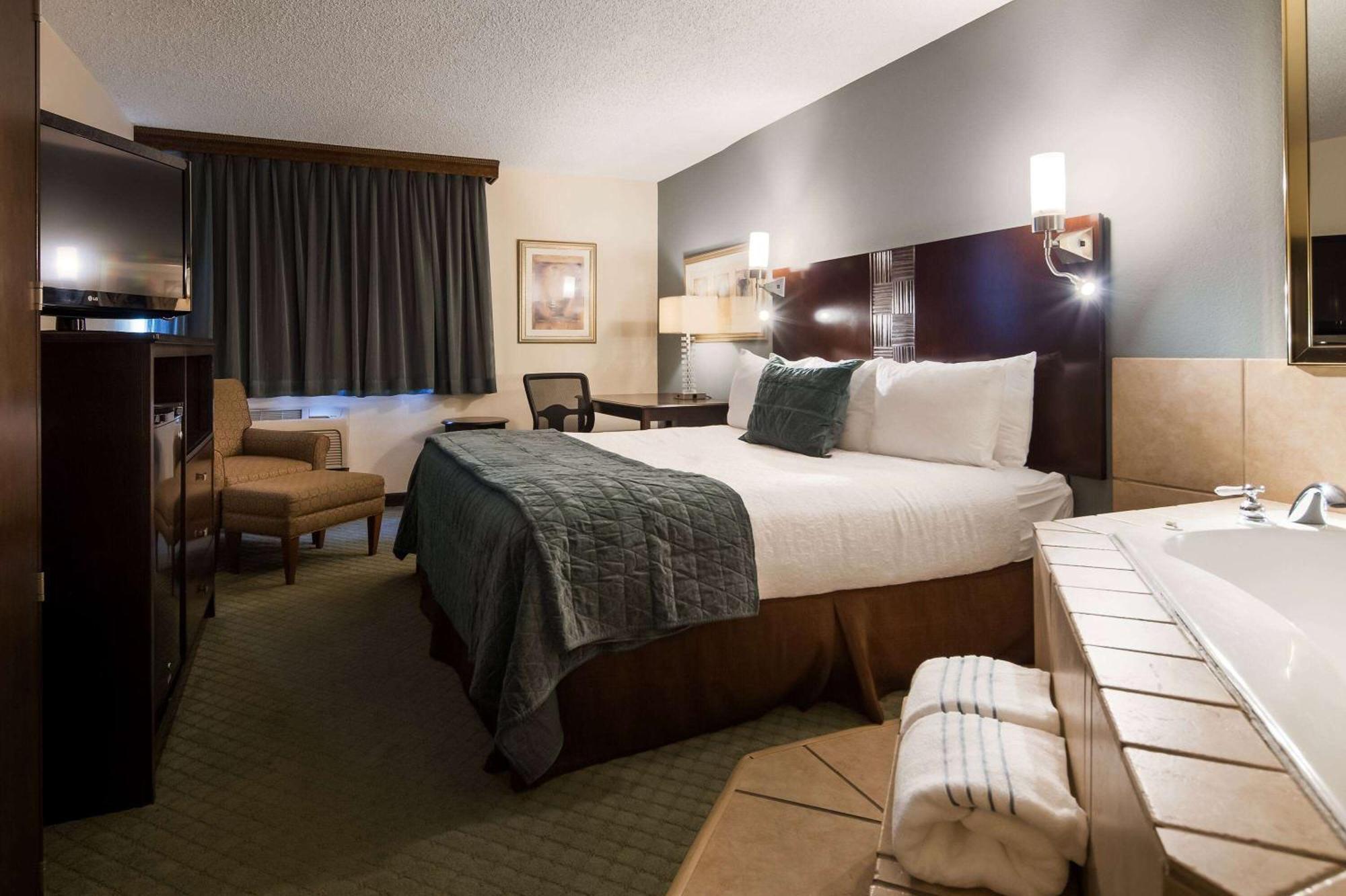 Seville Plaza Hotel, Trademark Collection By Wyndham Hotel 3*